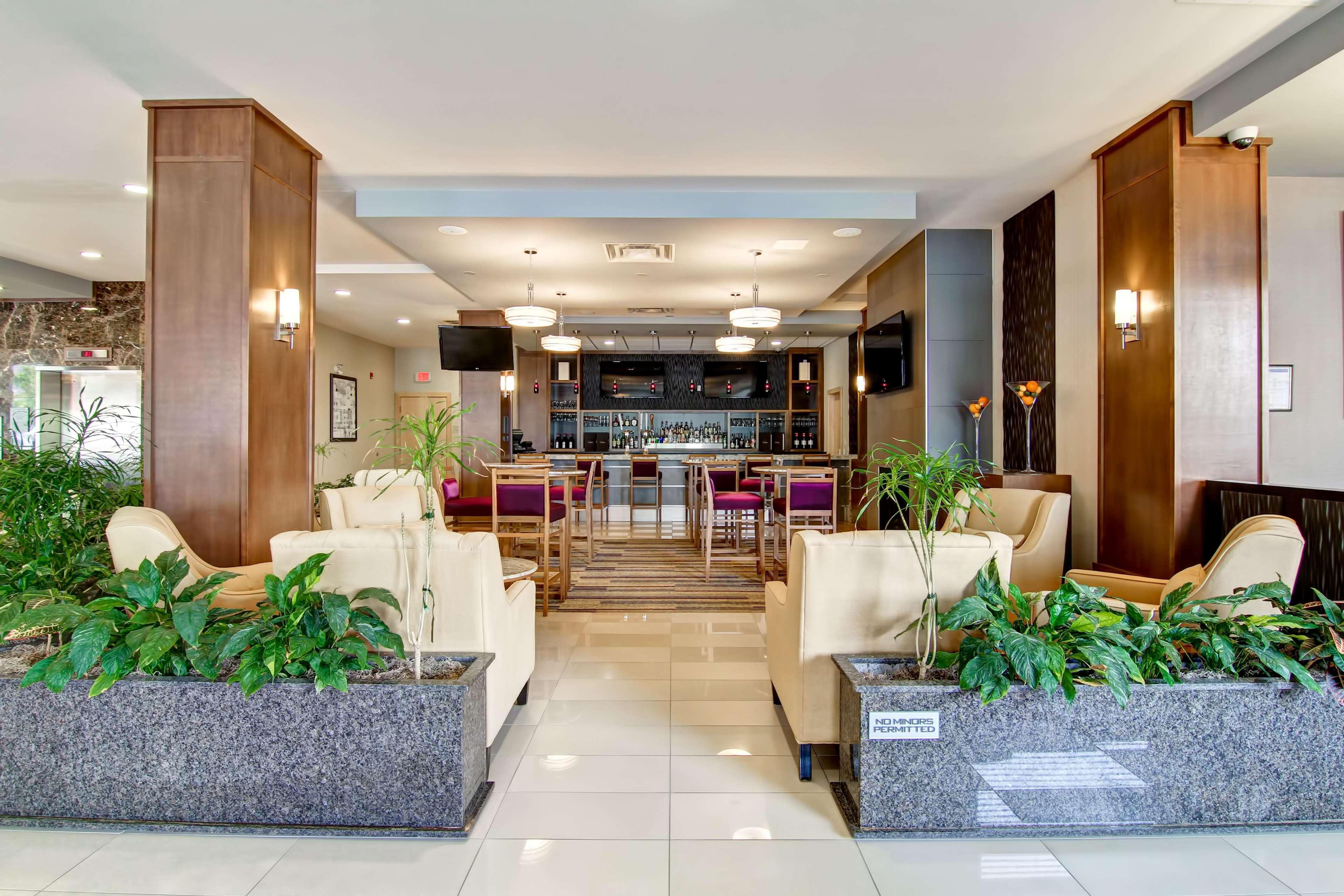 Doubletree By Hilton - Kamloops Hotel Kültér fotó